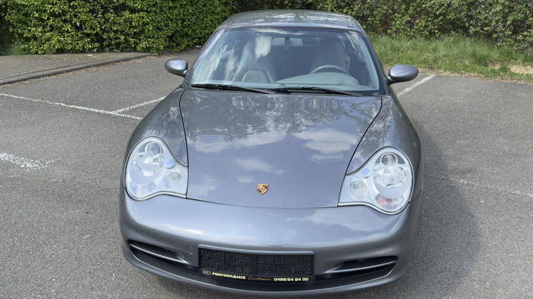 Porsche 996 Carrera 4