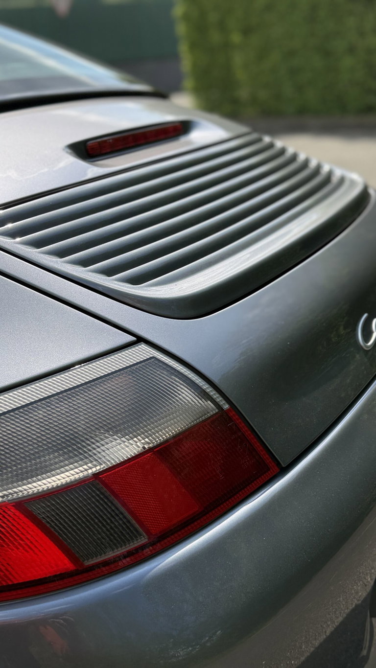 Porsche 996 Carrera 4