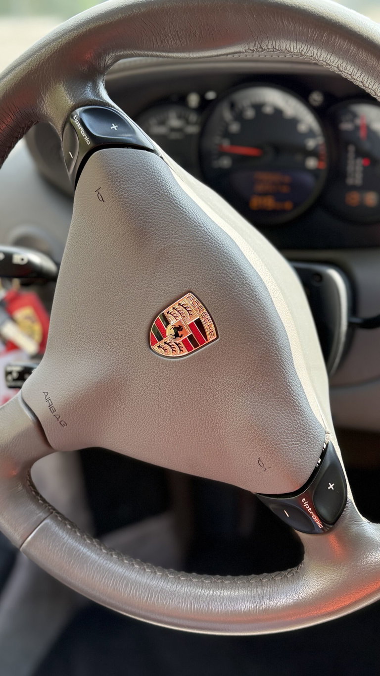 Porsche 996 Carrera 4
