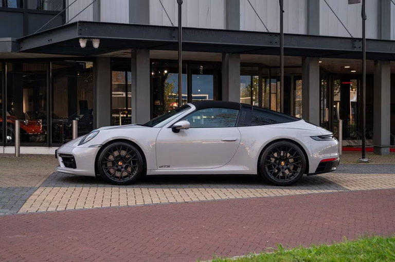 Porsche 992 Targa 4 GTS