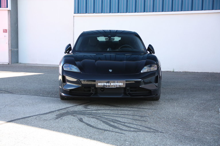 Porsche Taycan Turbo