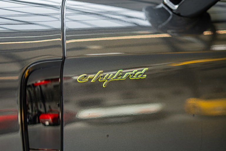Porsche Panamera 4 E-Hybrid