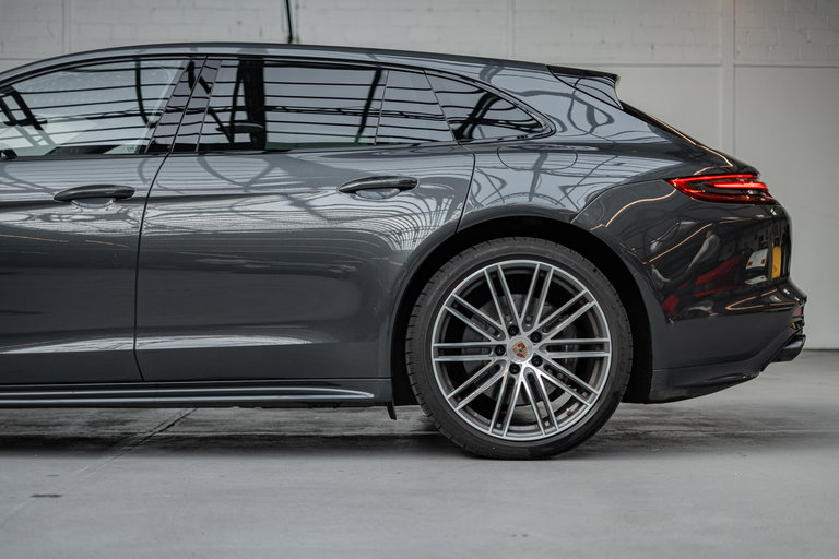 Porsche Panamera 4 E-Hybrid