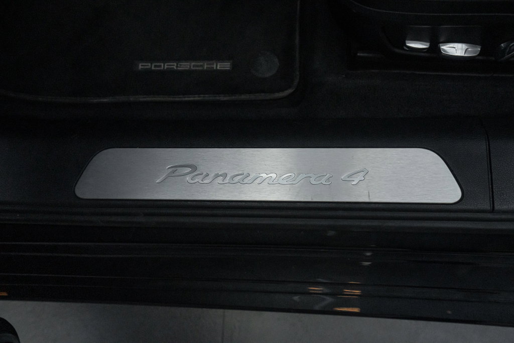 Porsche Panamera 4 E-Hybrid