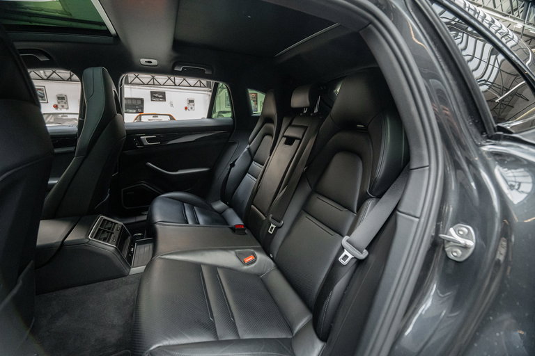 Porsche Panamera 4 E-Hybrid