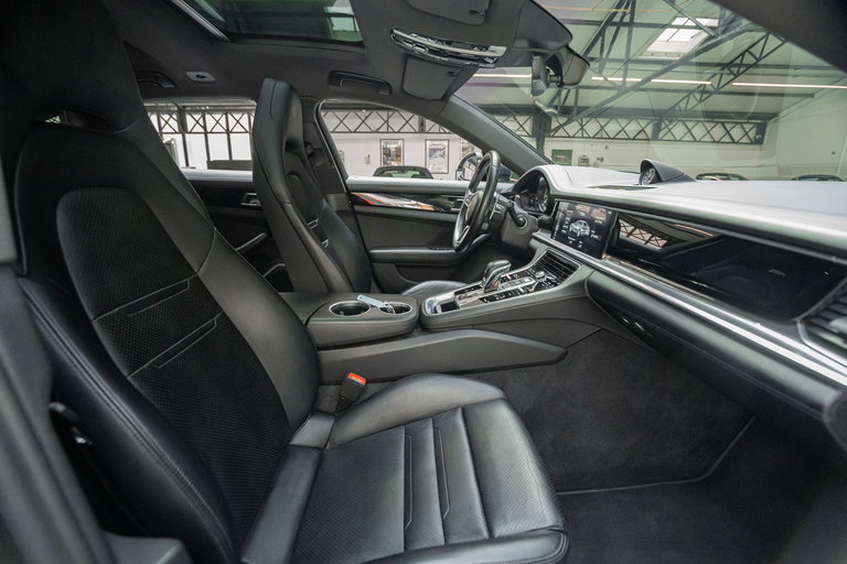 Porsche Panamera 4 E-Hybrid