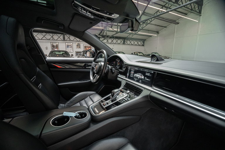Porsche Panamera 4 E-Hybrid