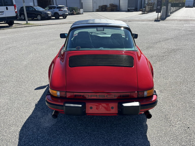 Porsche 911 Carrera 3.2