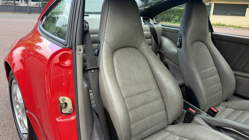 Porsche 964 Carrera 4