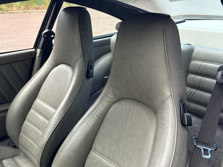 Porsche 964 Carrera 4