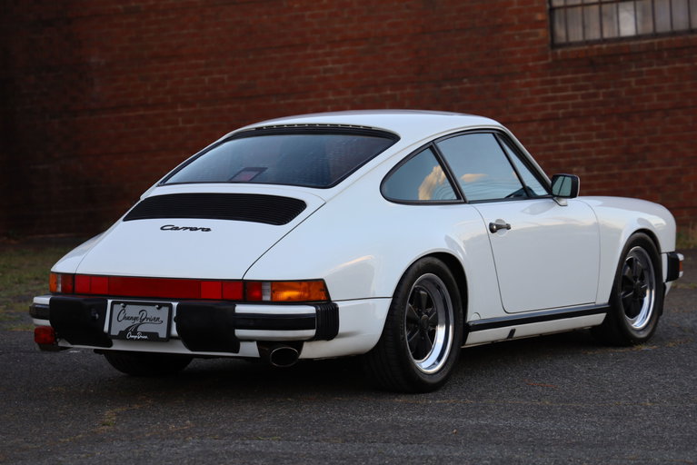 Porsche 911 Carrera 3.2