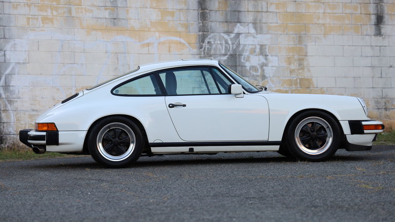 Porsche 911 Carrera 3.2
