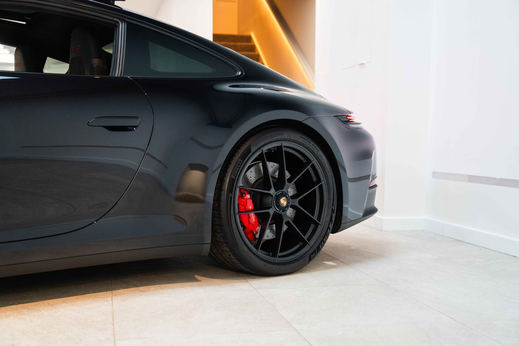 Porsche 992.2 Carrera GTS