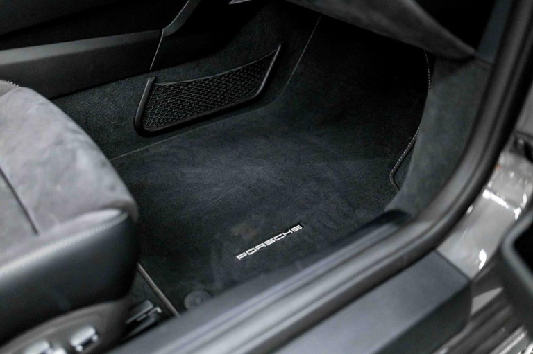 Porsche 991.2 Carrera GTS