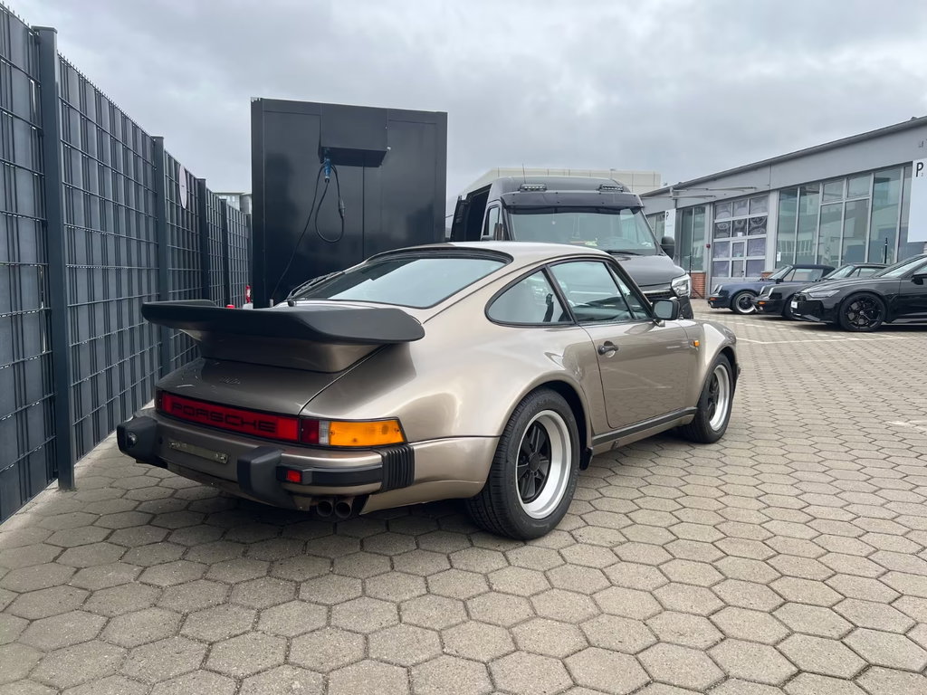 Porsche 911 Turbo 3.3