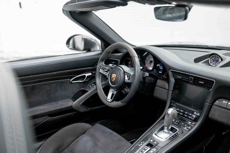 Porsche 991.2 Carrera GTS