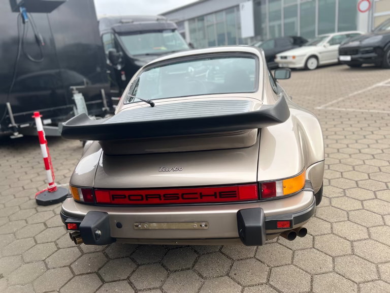Porsche 911 Turbo 3.3