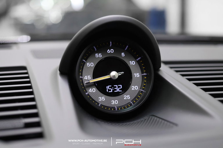 Porsche 992 GT3 Touring