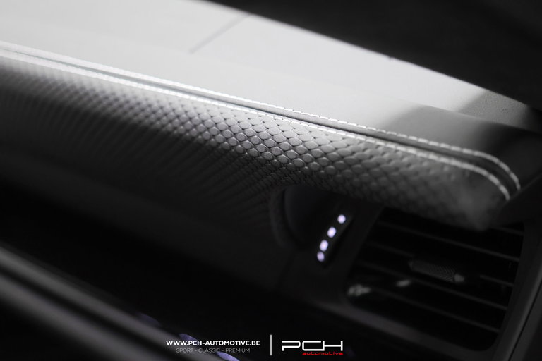 Porsche 992 GT3 Touring