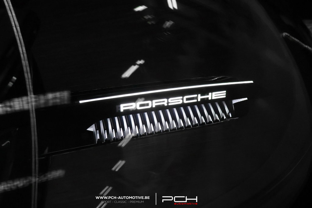 Porsche 992 GT3 Touring