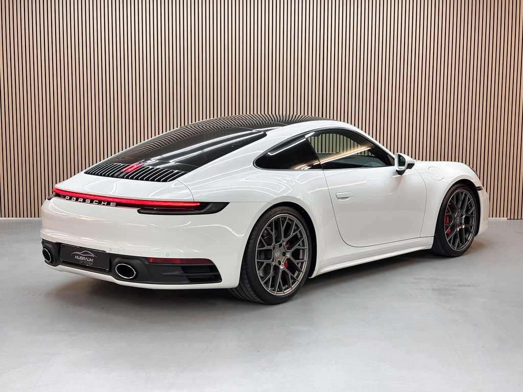 Porsche 992 Carrera