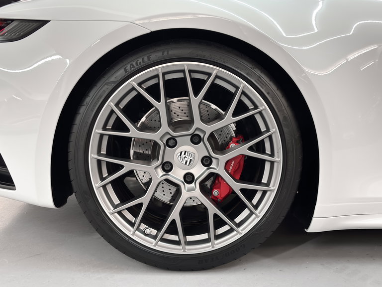 Porsche 992 Carrera