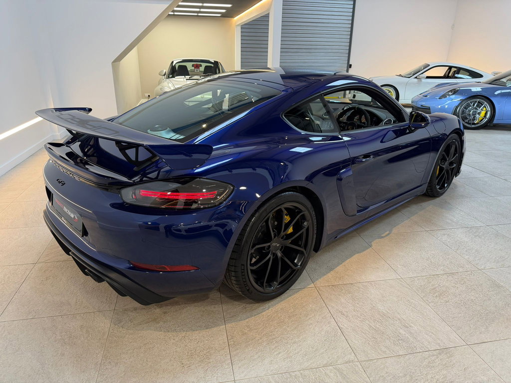 Porsche 718 Cayman GT4