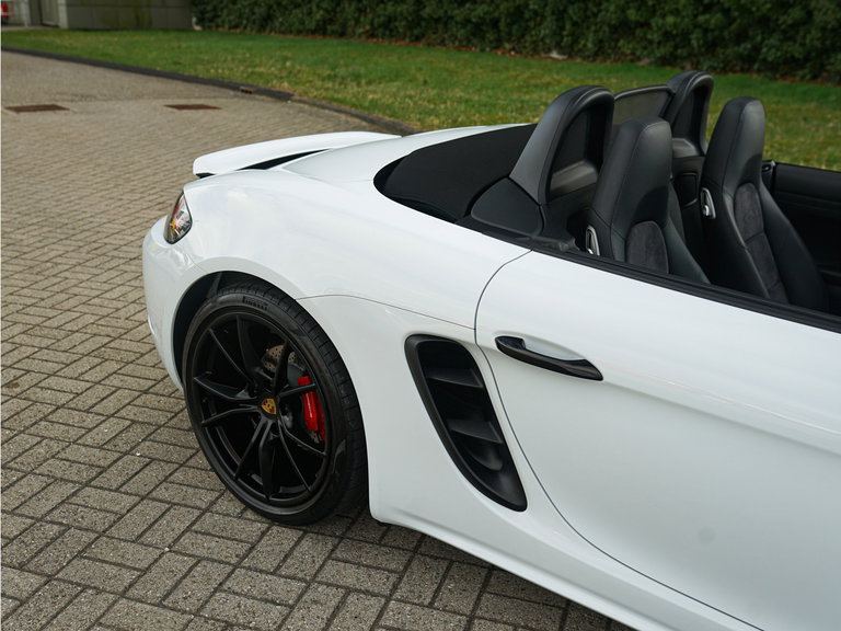Porsche 718 Boxster
