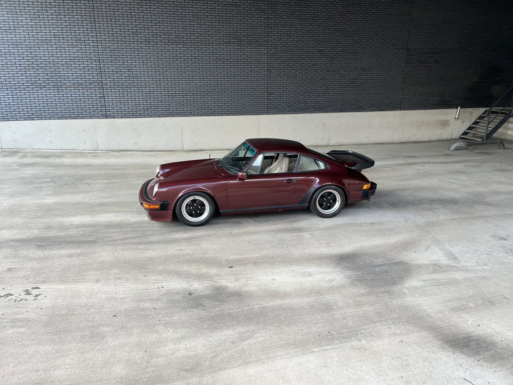 Porsche 911 Carrera 3.2 (US)