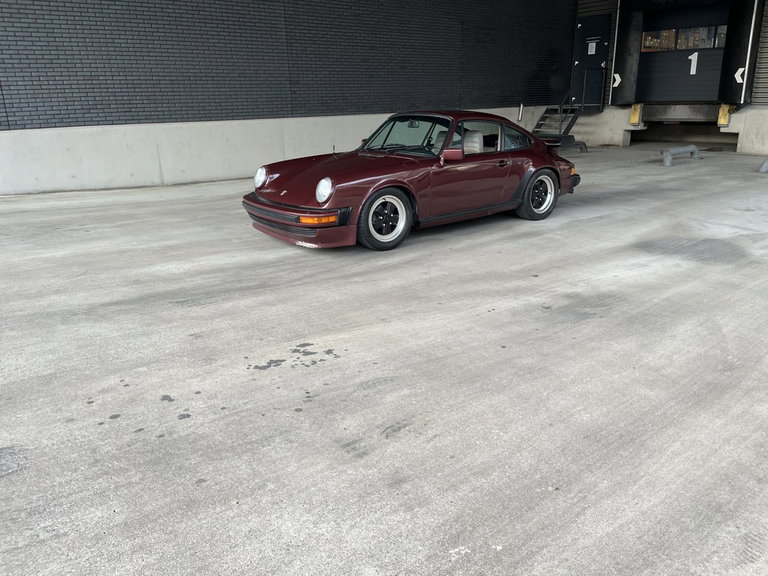 Porsche 911 Carrera 3.2 (US)