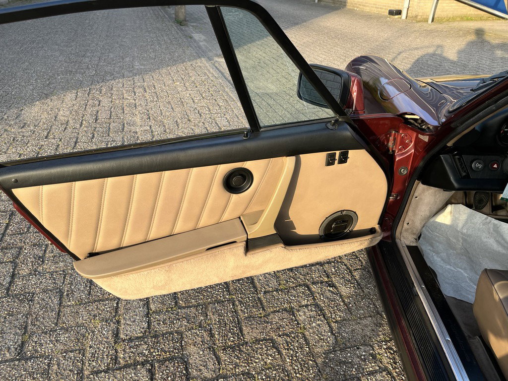 Porsche 911 Carrera 3.2 (US)