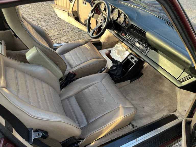 Porsche 911 Carrera 3.2 (US)