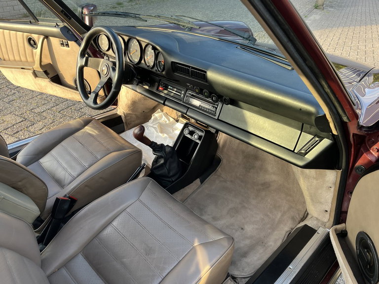 Porsche 911 Carrera 3.2 (US)
