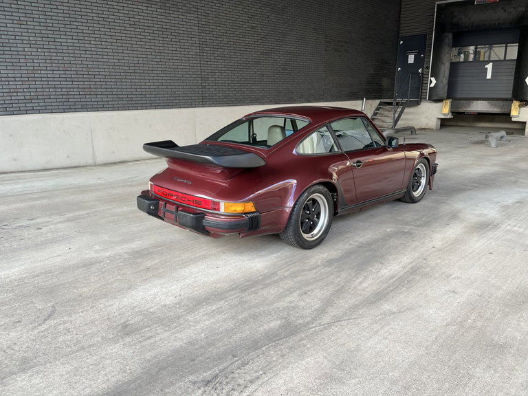 Porsche 911 Carrera 3.2 (US)