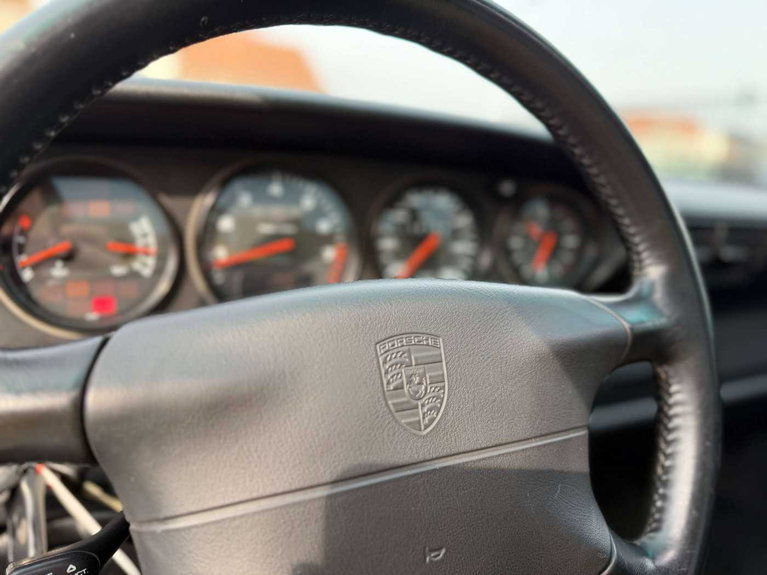 Porsche 993 Carrera 4