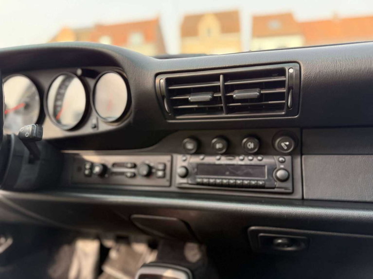 Porsche 993 Carrera 4