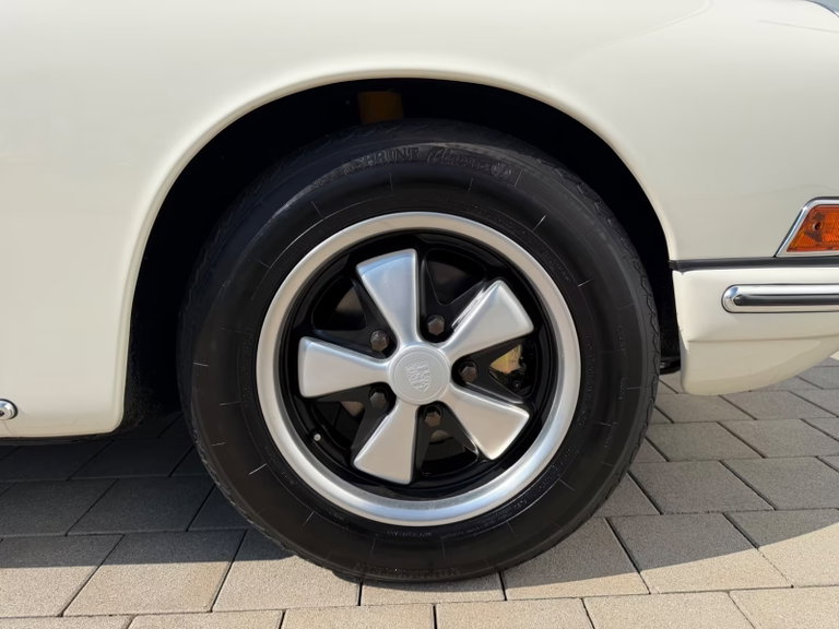 Porsche 911 T