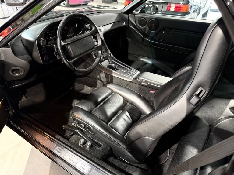 Porsche 928 S4