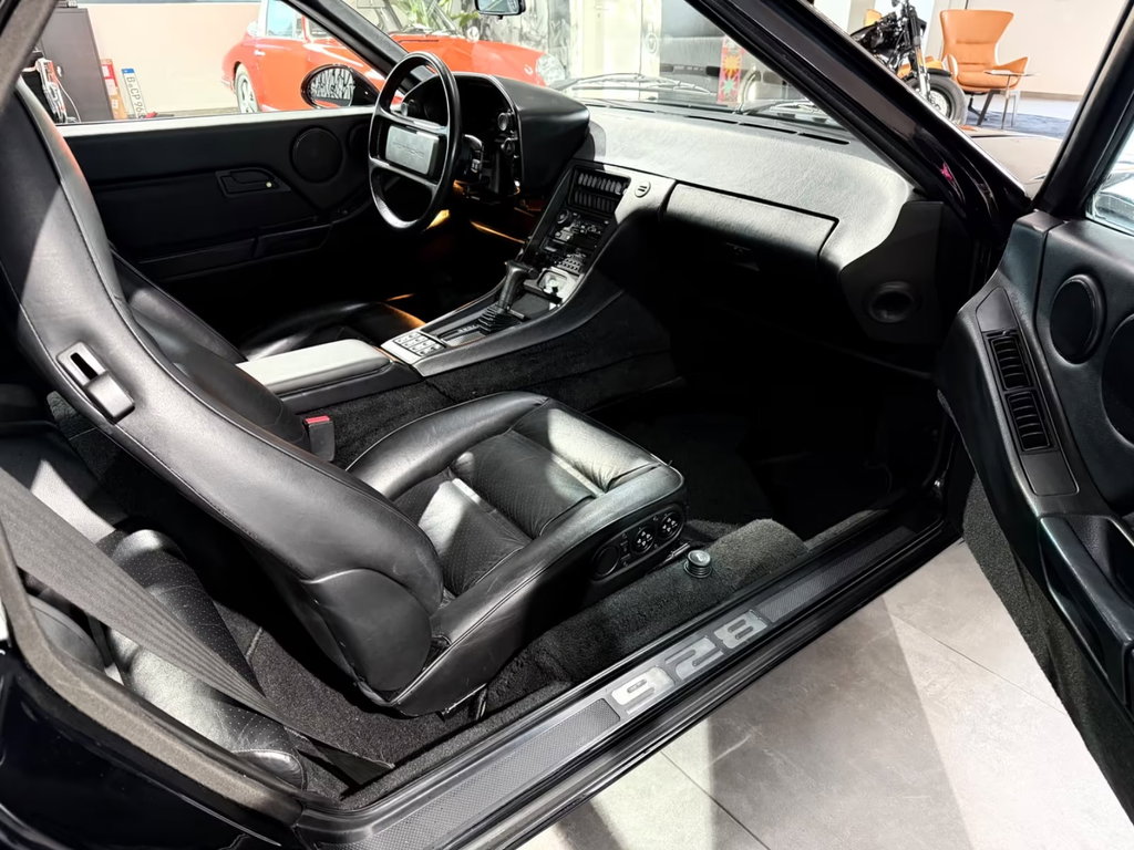 Porsche 928 S4