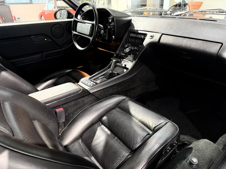 Porsche 928 S4