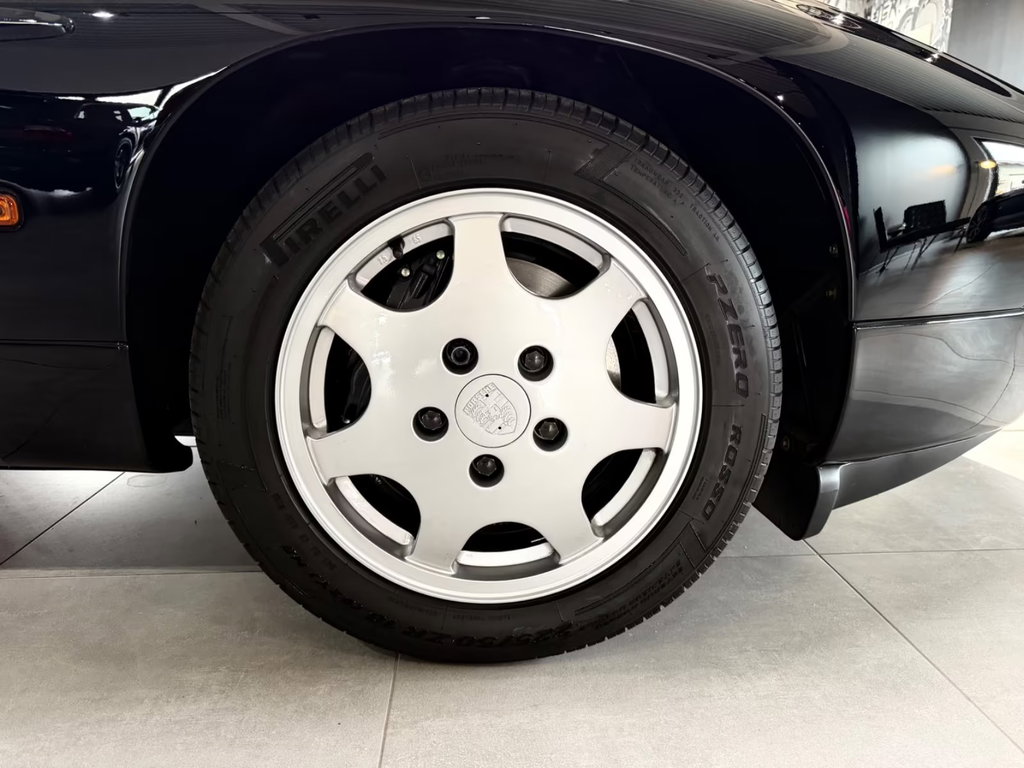 Porsche 928 S4