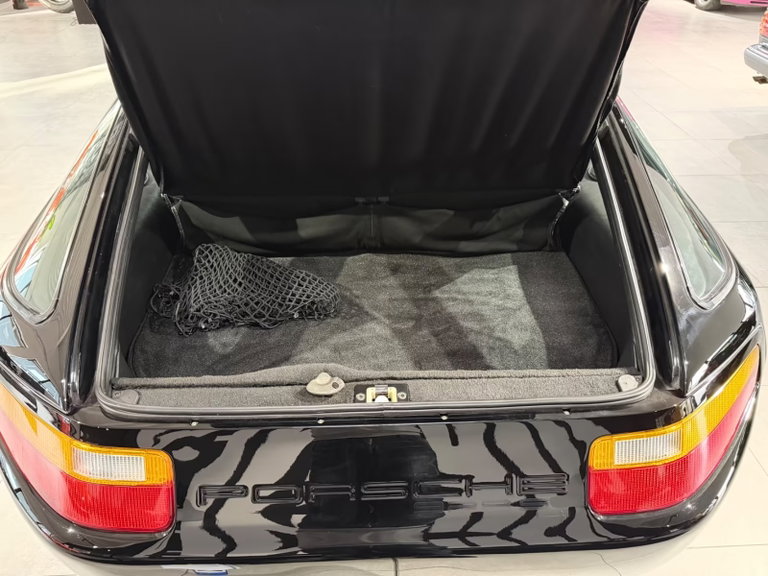 Porsche 928 S4