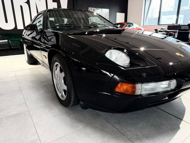 Porsche 928 S4