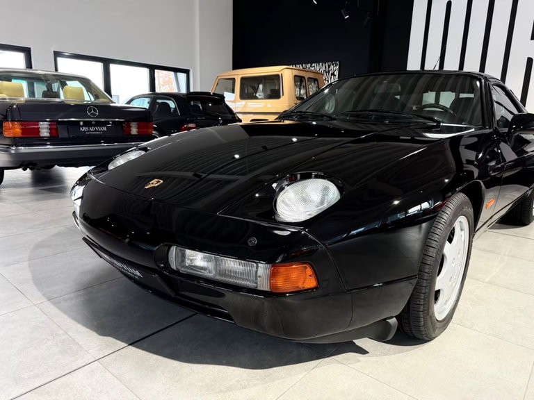Porsche 928 S4