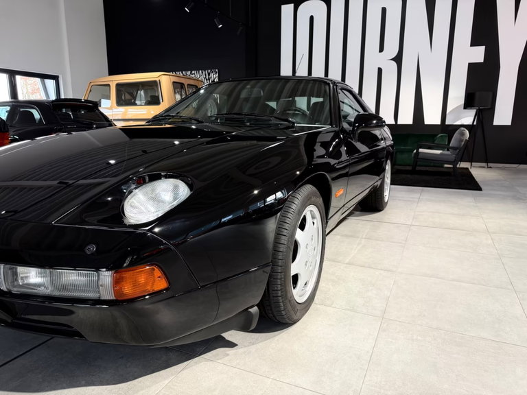 Porsche 928 S4