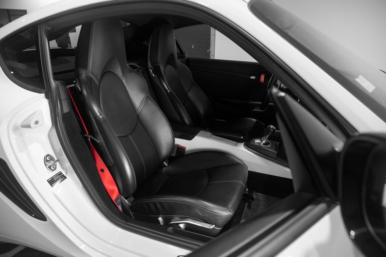 Porsche 987 Cayman R