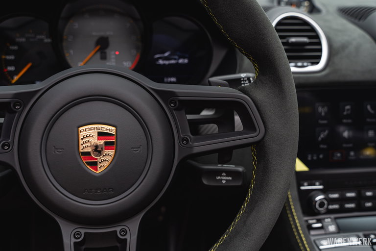 Porsche 718 Spyder RS