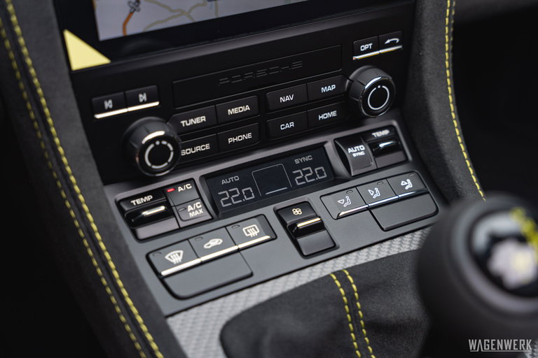 Porsche 718 Spyder RS