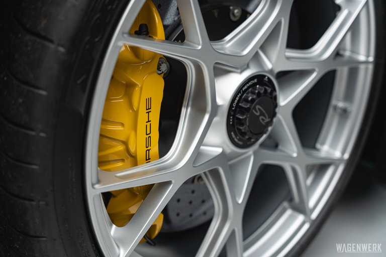 Porsche 718 Spyder RS