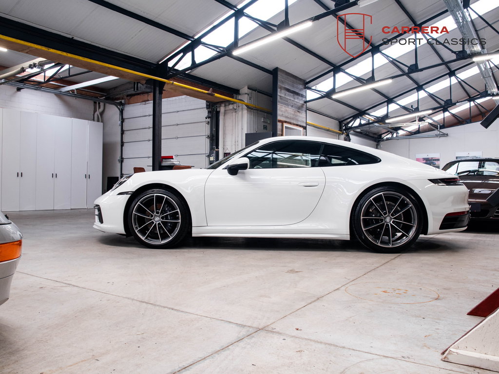 Porsche 992 Carrera